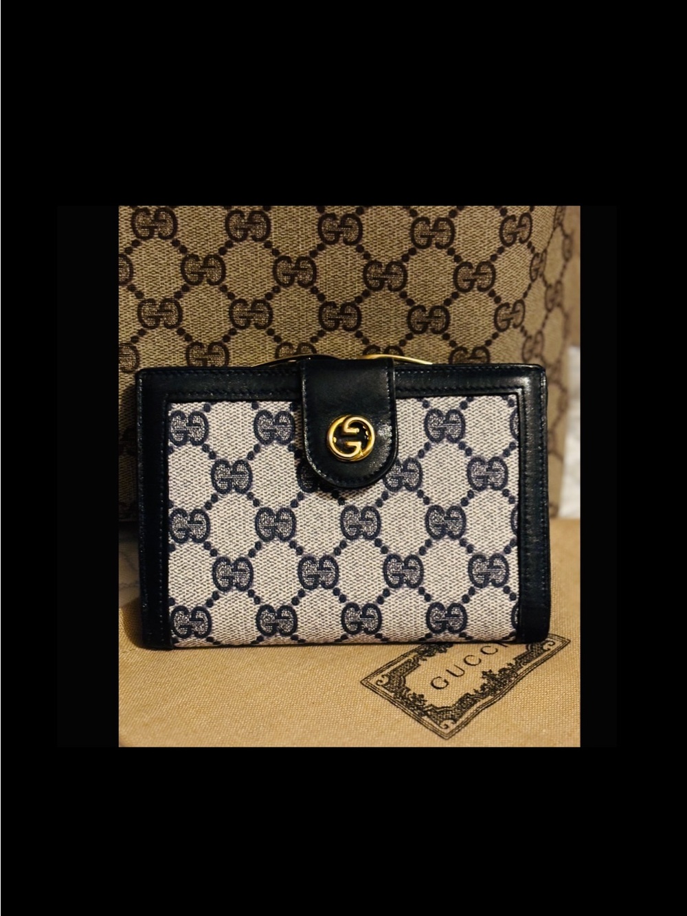 Gucci Beige Canvas Wallet with Navy Trim and Gold GG Snap - Picture 1 of 11
